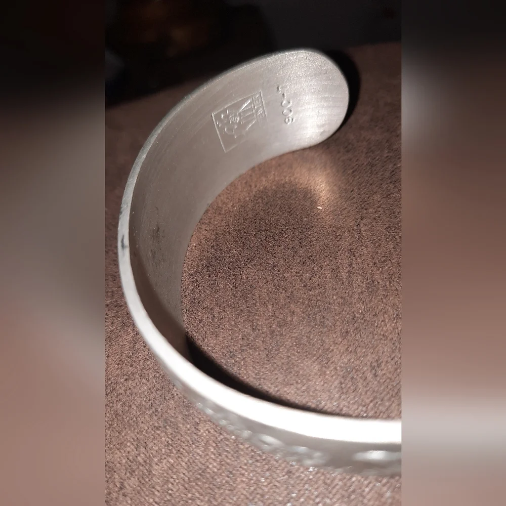 Kirk stieff pewter larkspur cuff engraved floral bracelet Signed Vintage